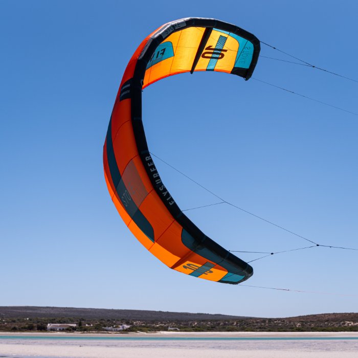 Eagle Kite Online Surfshop mit der Sportart Kitesurfen , der Kategorie Kites und der Unterkategorie Tubekites.