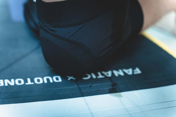 ION Wing Knee Sleeve 2024 – Wingsurf Zubehör