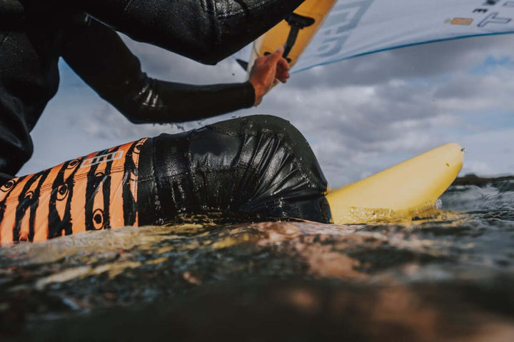 ION Wing Knee Sleeve 2024 – Wingsurf Zubehör