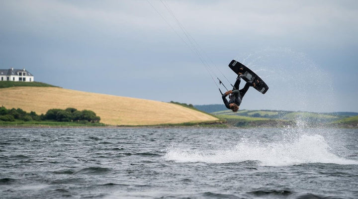 Airush AR24 Apex Team V8 Board, Handle and Fins Only – Twintip Kiteboard