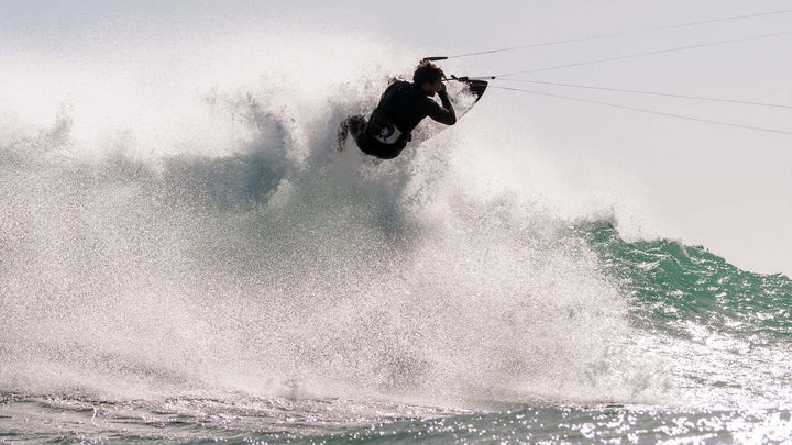 Airush AR24 OS-1 TEAM REFLEX CARBON – Directional Kiteboard
