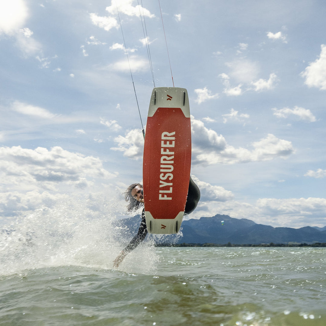 Flysurfer Radical 9 – Twintip Kiteboard