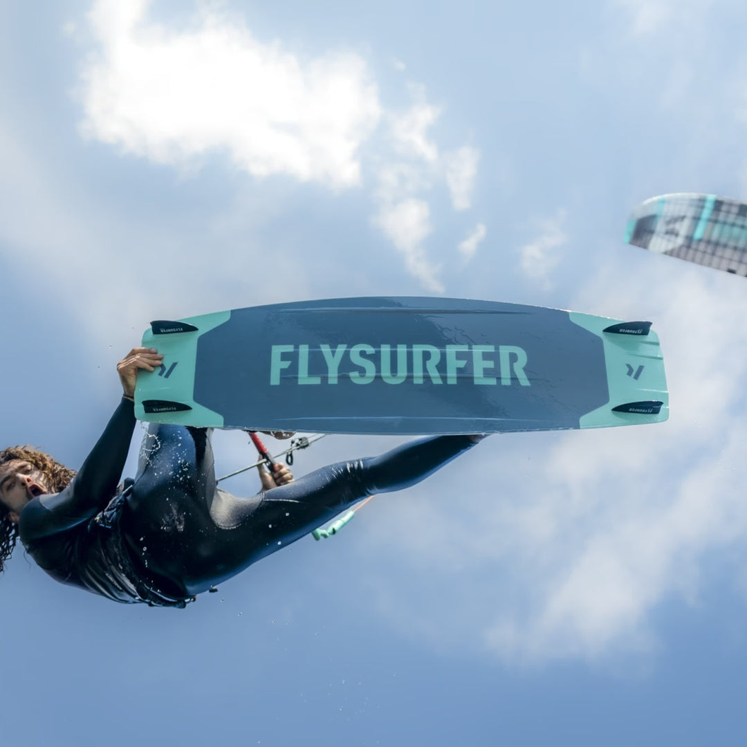Flysurfer Radical 9 – Twintip Kiteboard
